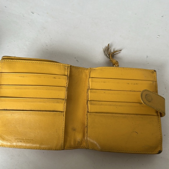 Bottega Veneta Yellow Woven Wallet Leather with Geometric Design - Picture 4 of 7